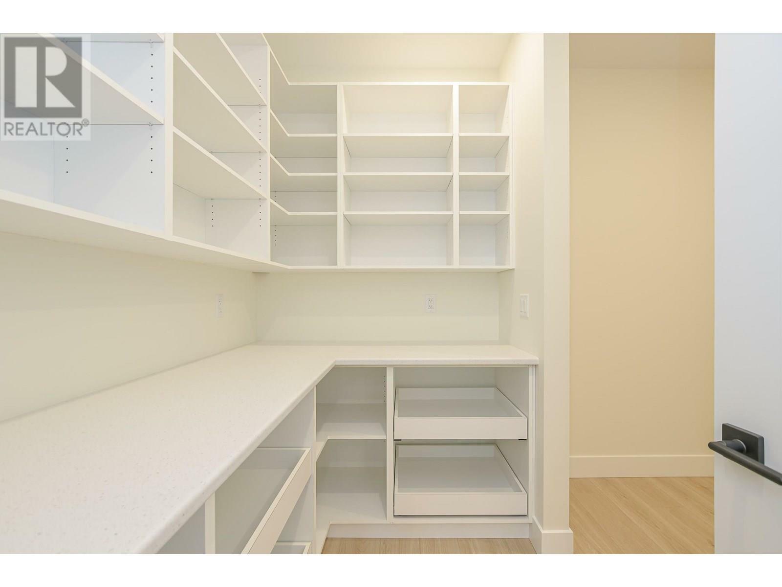 BLIND BAY, British Columbia, V0E 1H0, CA, 3 Bedrooms Bedrooms, ,2 BathroomsBathrooms,Residential,For Sale,1836853