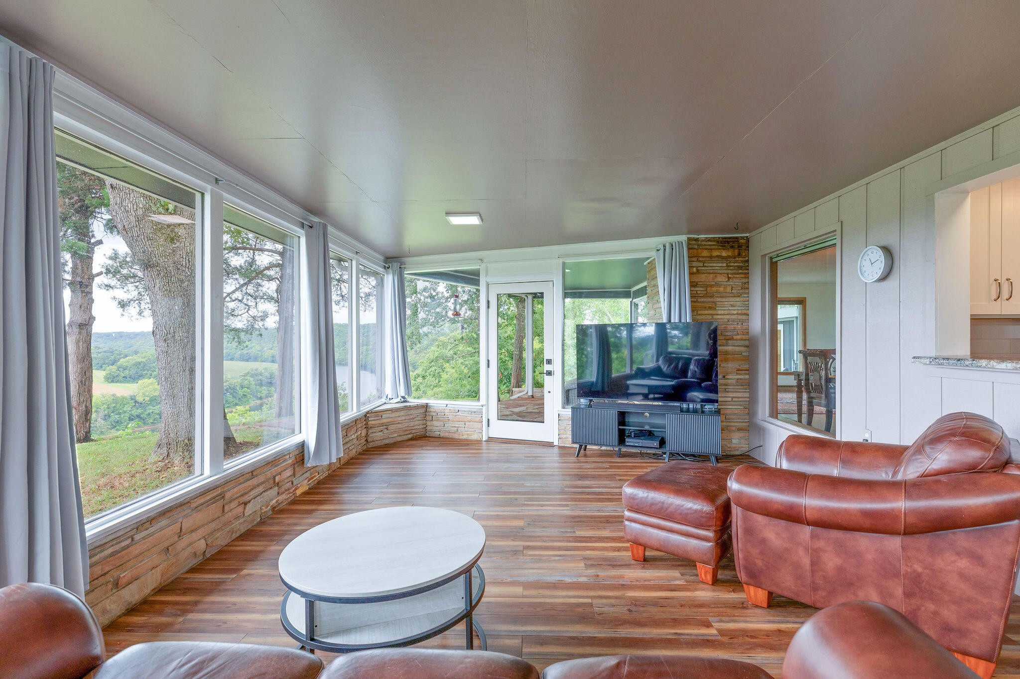 Branson, Missouri, 65616, United States, 3 Bedrooms Bedrooms, ,2 BathroomsBathrooms,Residential,For Sale,1976730