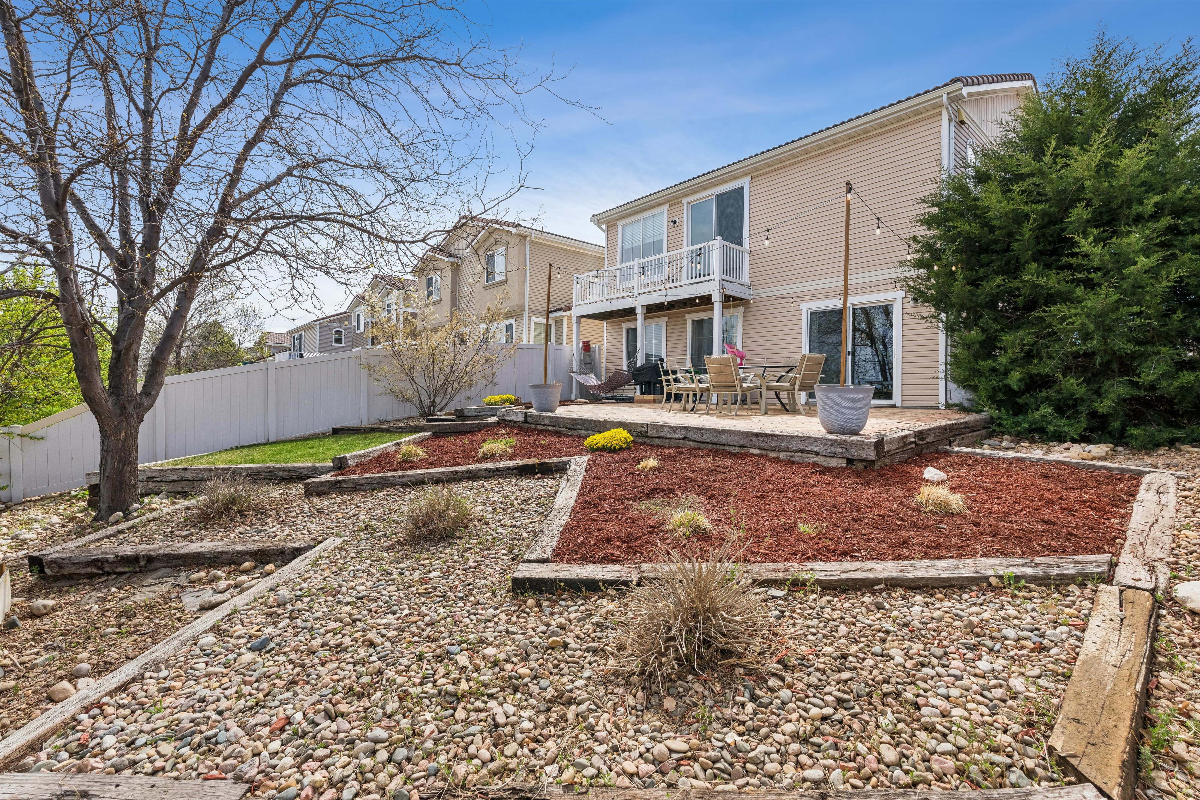  Beautifully Maintained Home Backing to Open Space with Peaceful Views - 物件實景