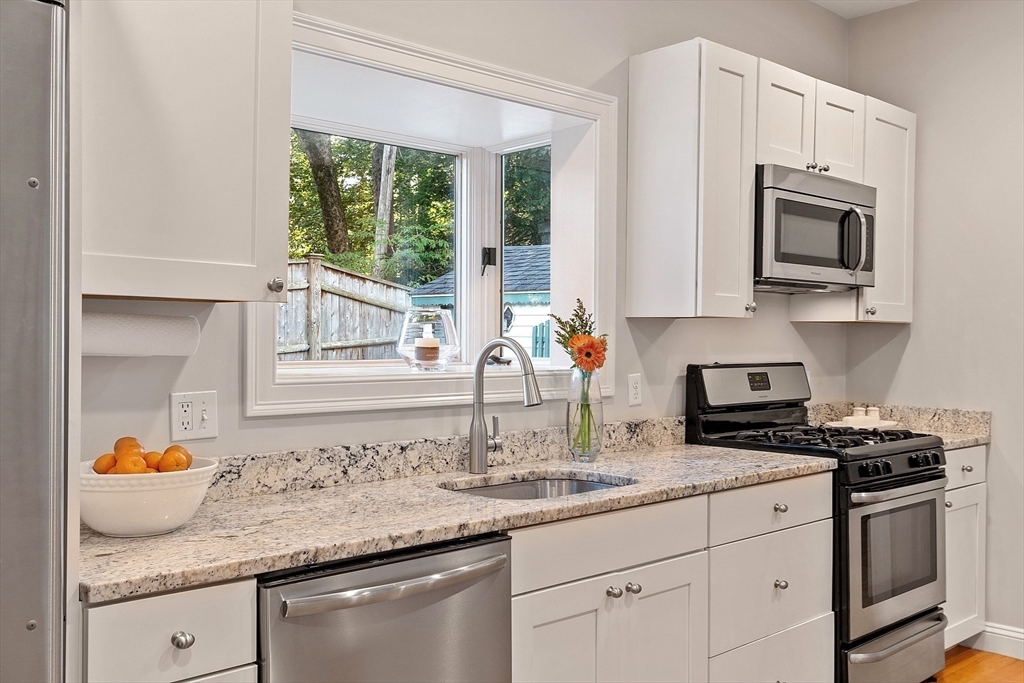Andover, Massachusetts, 01810, United States, 2 Bedrooms Bedrooms, ,1 BathroomBathrooms,Residential,For Sale,1941591