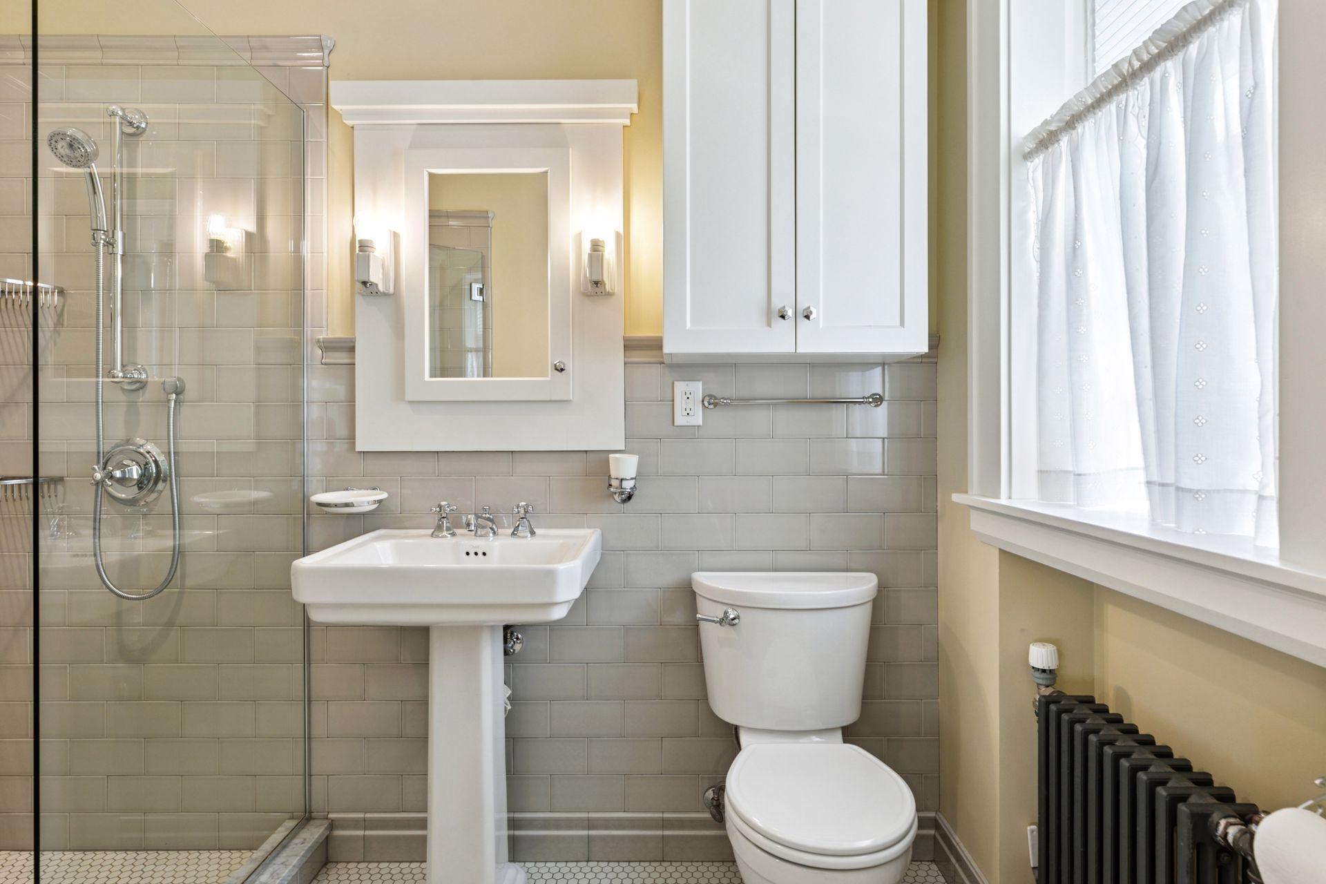 Saint Paul, Minnesota, 55102, United States, 3 Bedrooms Bedrooms, ,1 BathroomBathrooms,Residential,For Sale,1940407