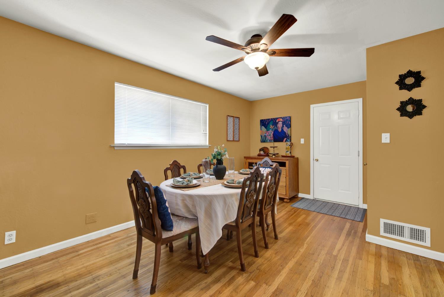 Carmichael, California, 95608, United States, 3 Bedrooms Bedrooms, ,2 BathroomsBathrooms,Residential,For Sale,1896985