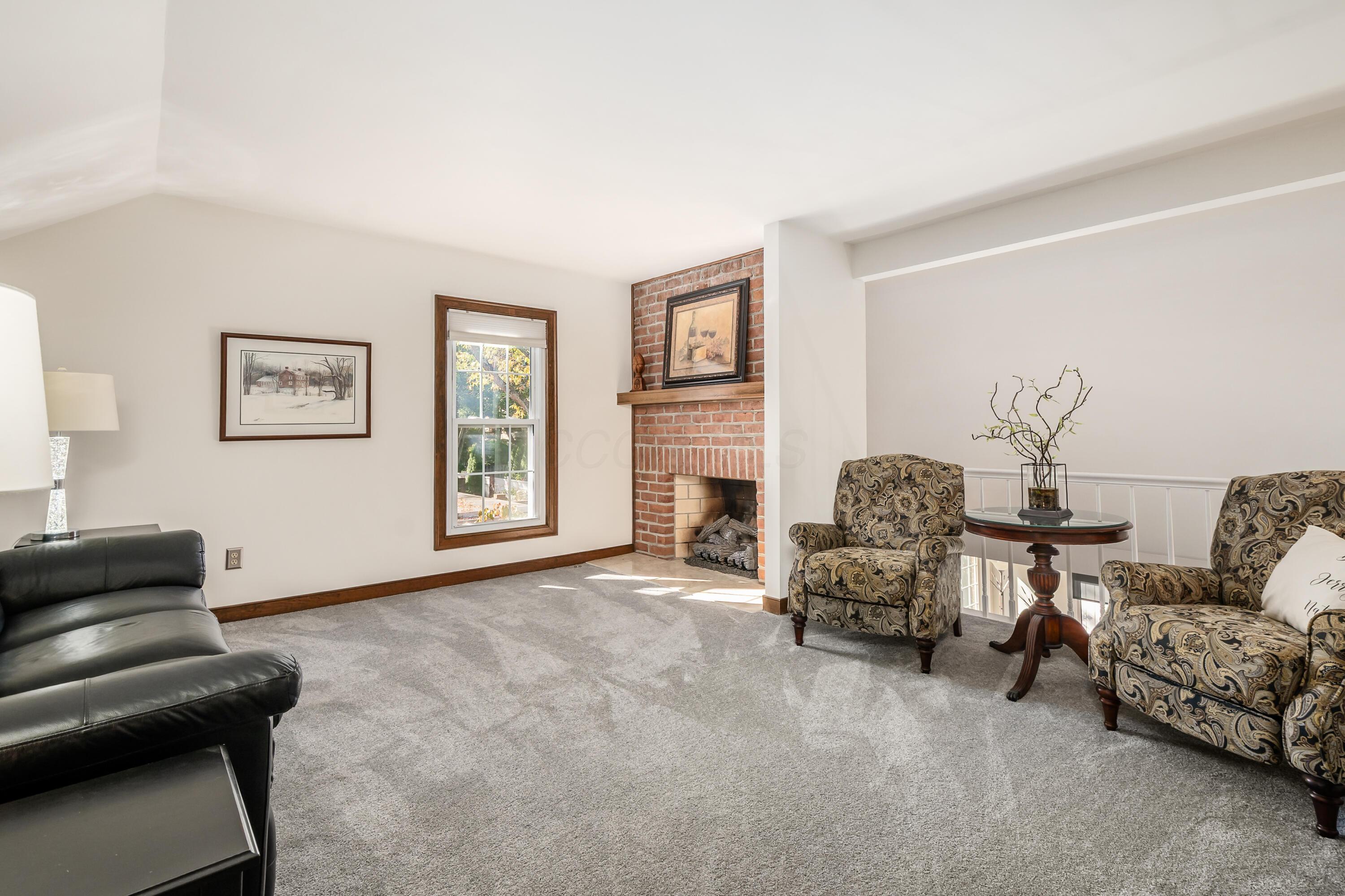 Upper Arlington, Ohio, 43220, United States, 3 Bedrooms Bedrooms, ,3 BathroomsBathrooms,Residential,For Sale,1987809