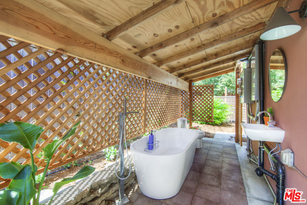 Los Angeles, California, 90041, United States, 4 Bedrooms Bedrooms, ,3 BathroomsBathrooms,Residential,For Sale,1859522