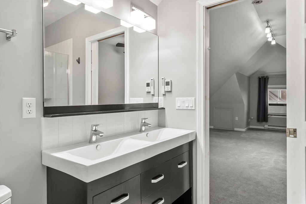 Beverly, Massachusetts, 01915, United States, 4 Bedrooms Bedrooms, ,3 BathroomsBathrooms,Residential,For Sale,1987739