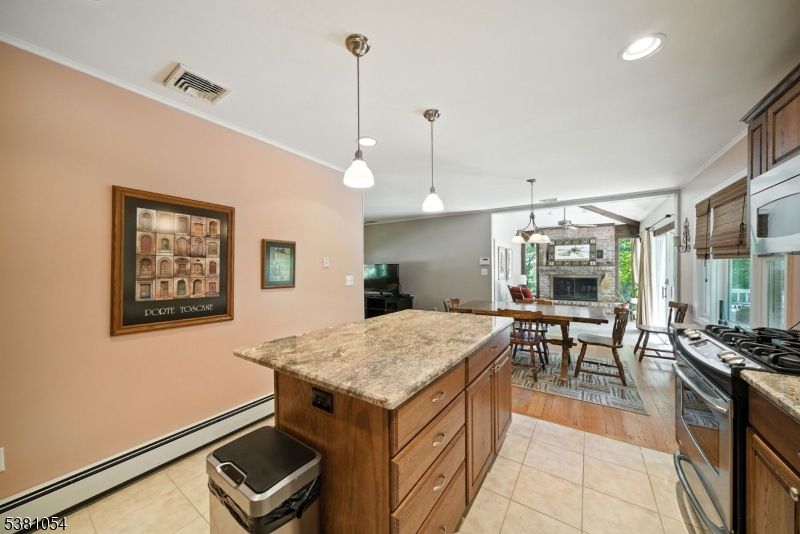 Parsippany-Troy Hills Twp., New Jersey, 07005, United States, 3 Bedrooms Bedrooms, ,2 BathroomsBathrooms,Residential,For Sale,1934343
