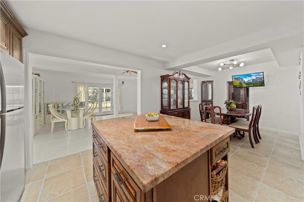 Newhall, California, 91321, United States, 5 Bedrooms Bedrooms, ,4 BathroomsBathrooms,Residential,For Sale,1940368