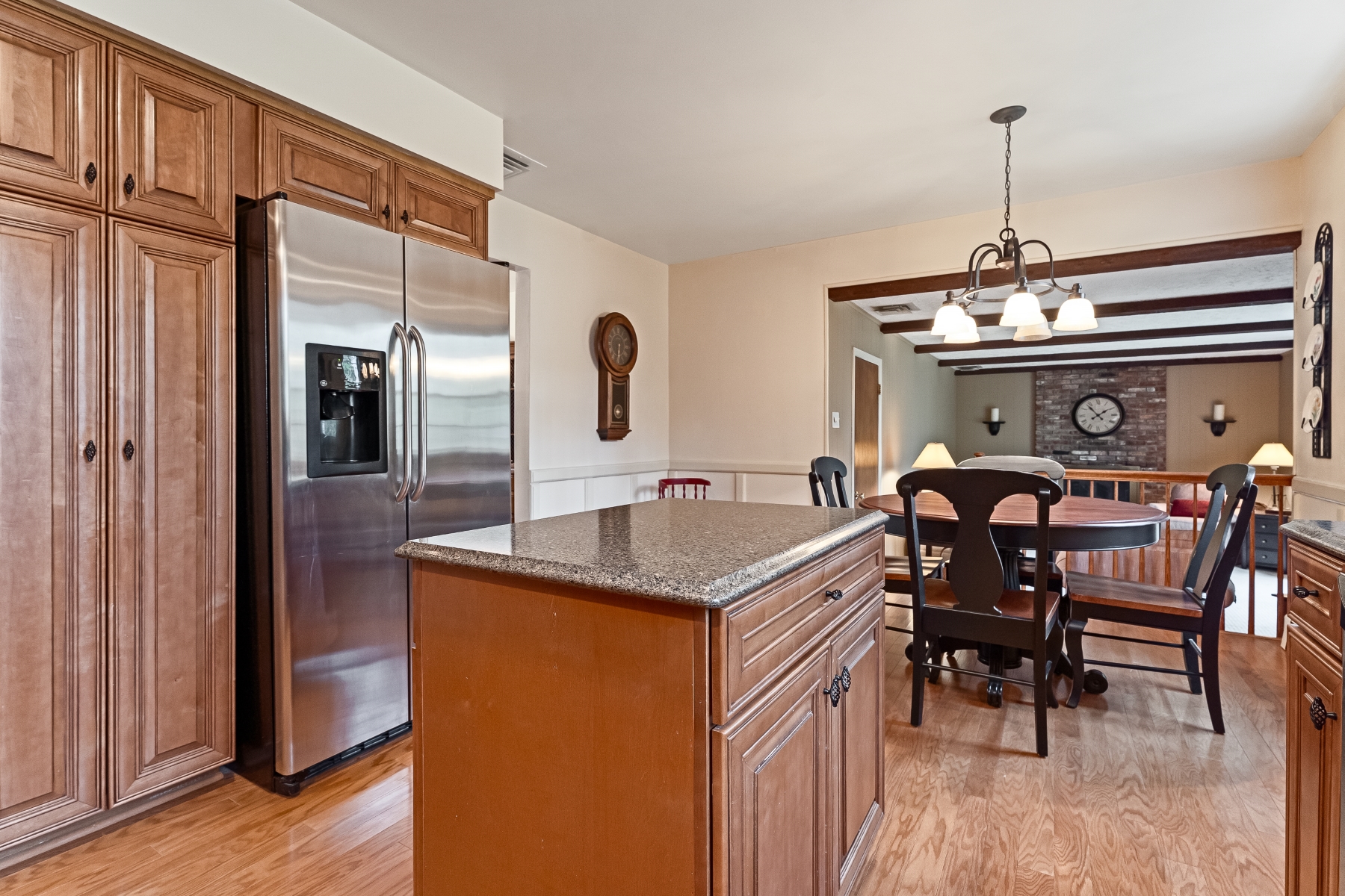  Traditional Center Hall Colonial Located on Lovely Cul-de-Sac - 物件實景