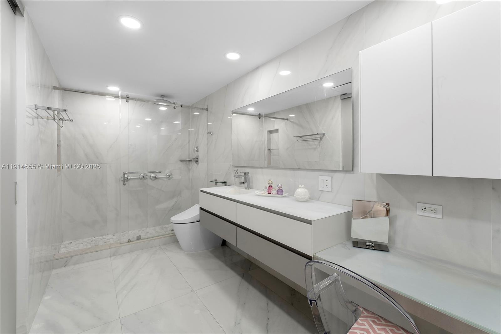 Sunny Isles Beach, Florida, 33160, United States, 6 Bedrooms Bedrooms, ,7 BathroomsBathrooms,Residential,For Sale,1993473