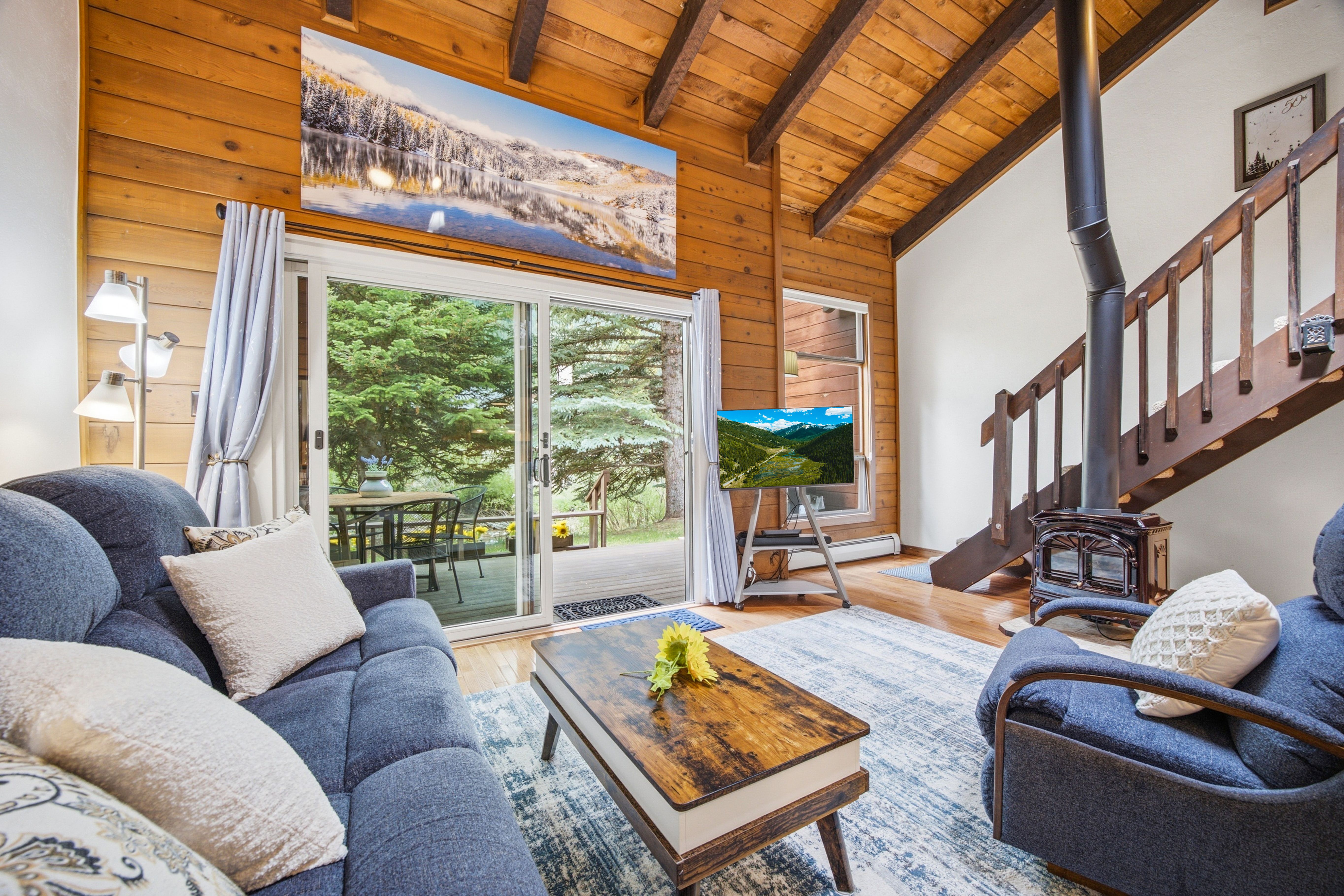  South-Facing 3-bedroom Plus Loft Townhome - 物件實景
