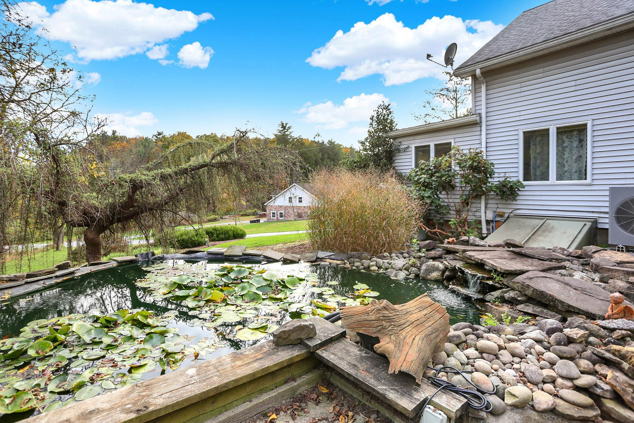 Thompsontown, Pennsylvania, 17094, United States, 4 Bedrooms Bedrooms, ,3 BathroomsBathrooms,Residential,For Sale,1981637