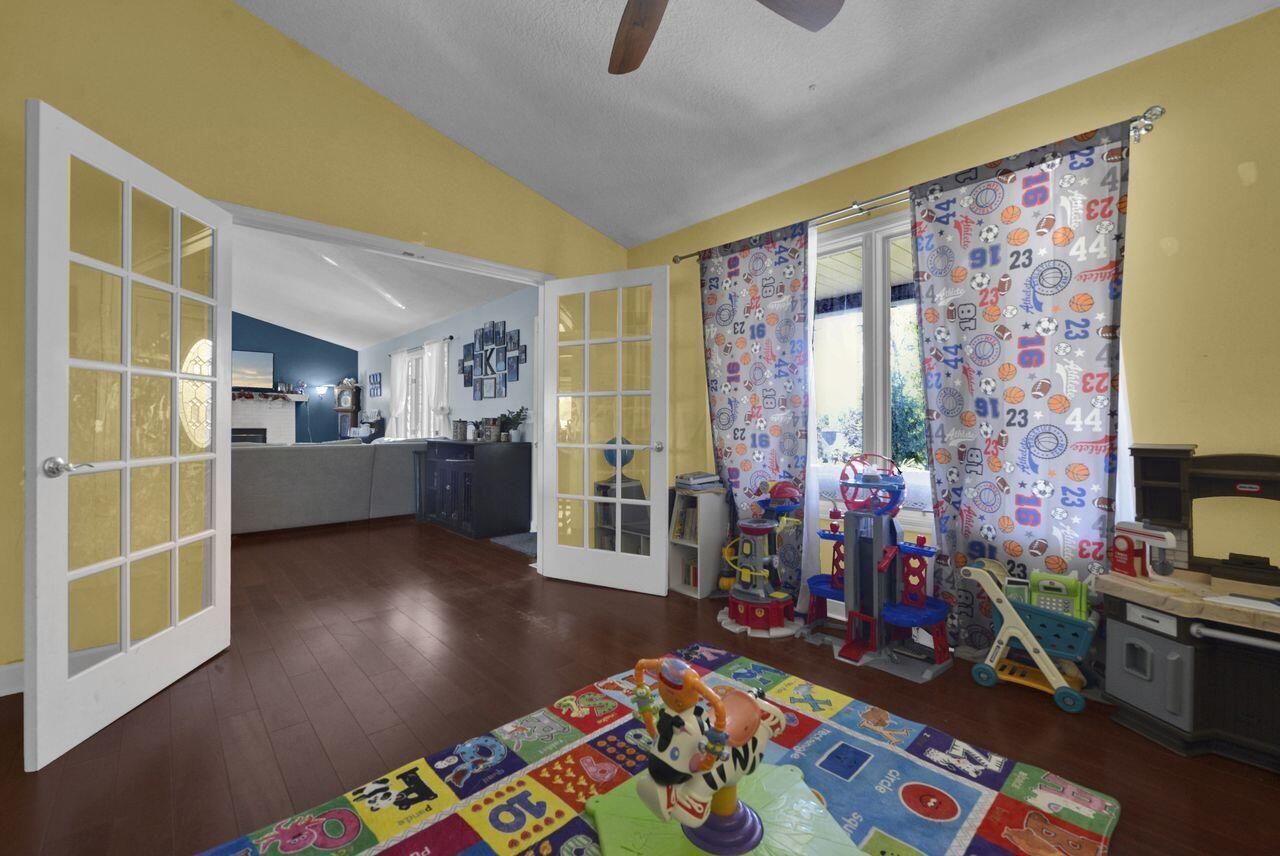 Granville, Ohio, 43023, United States, 5 Bedrooms Bedrooms, ,3 BathroomsBathrooms,Residential,For Sale,1970810