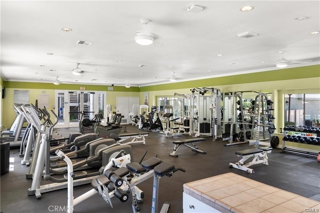 Aliso Viejo, California, 92656, United States, 2 Bedrooms Bedrooms, ,2 BathroomsBathrooms,Residential,For Sale,1901235