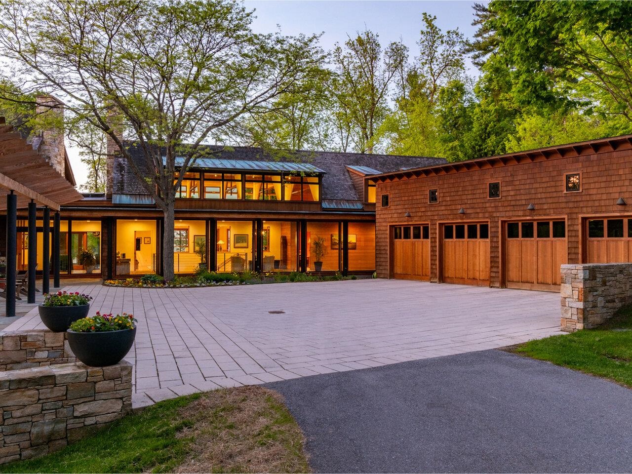 Shelburne, Vermont, 05482, United States, 4 Bedrooms Bedrooms, ,5 BathroomsBathrooms,Residential,For Sale,1857378