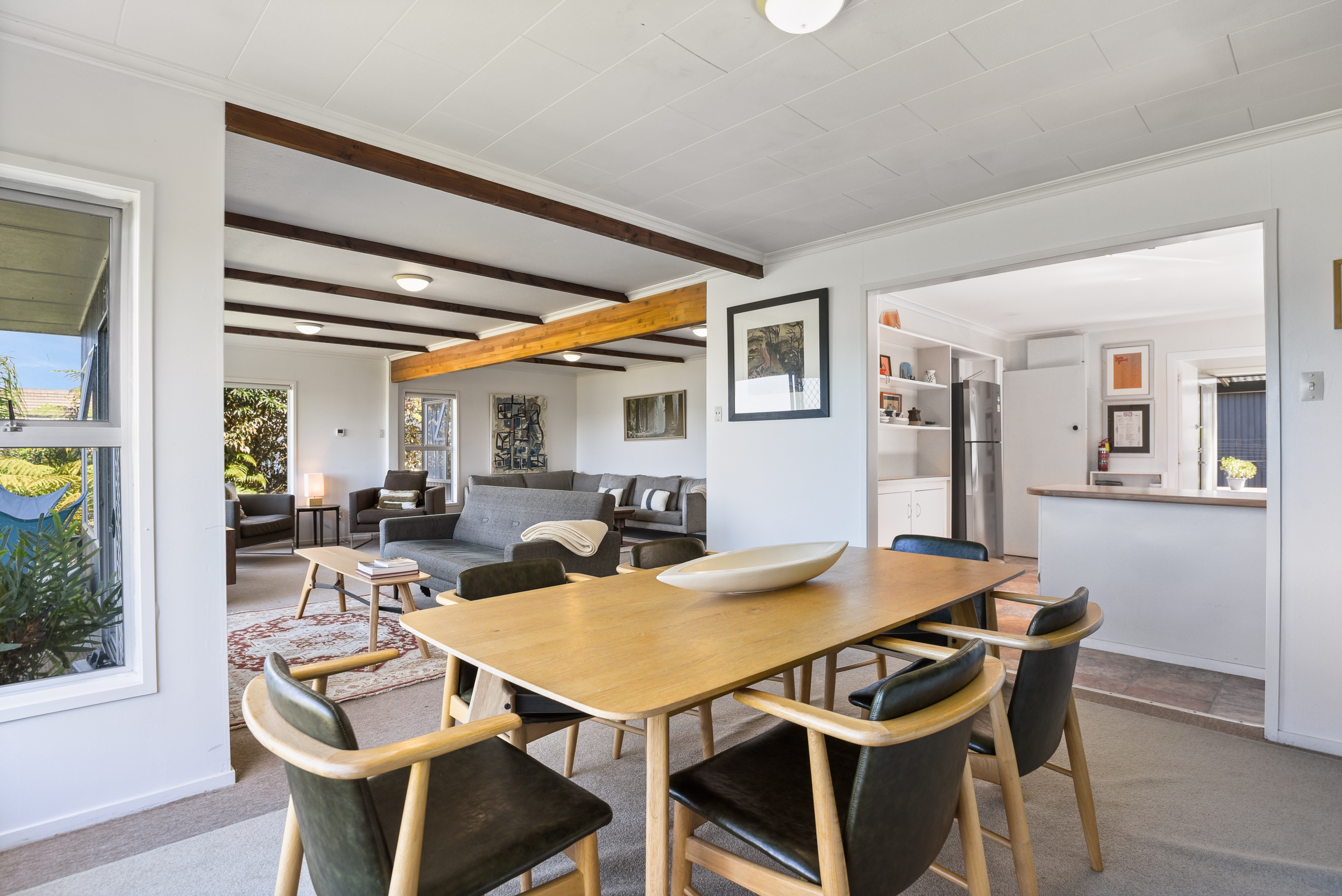  A Bach, A Lake, and a Blank Canvas - 物件實景