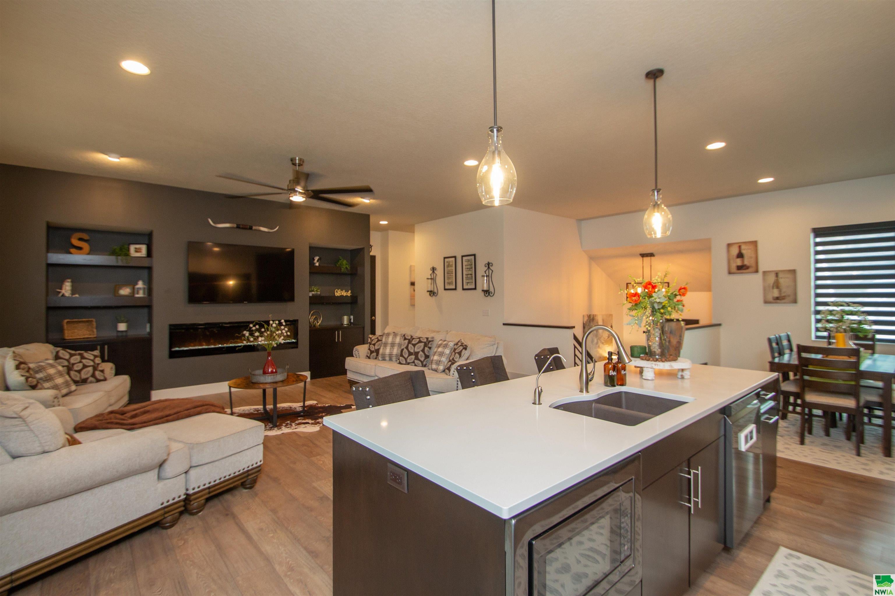 Dakota Dunes, South Dakota, 57049, United States, 3 Bedrooms Bedrooms, ,3 BathroomsBathrooms,Residential,For Sale,1984312