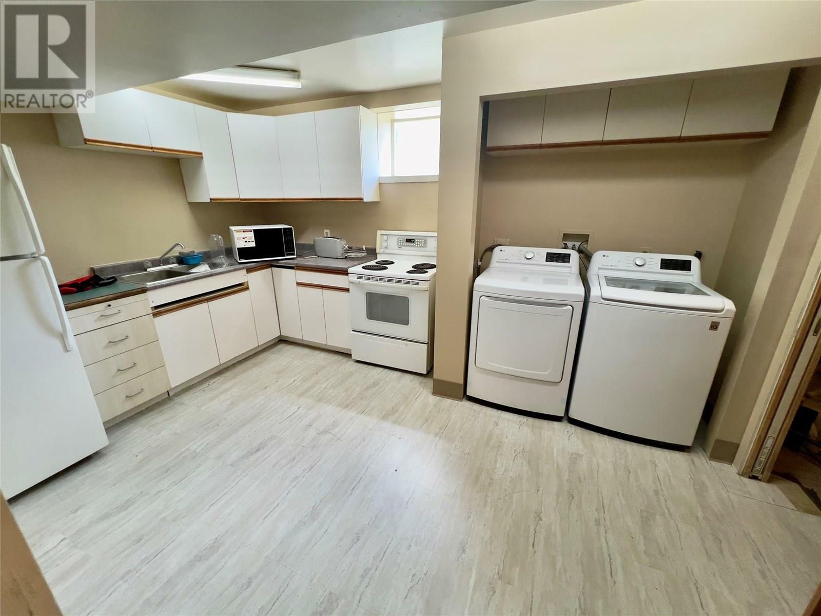KAMLOOPS, British Columbia, V2C 1T2, CA, 5 Bedrooms Bedrooms, ,2 BathroomsBathrooms,Residential,For Sale,1839266