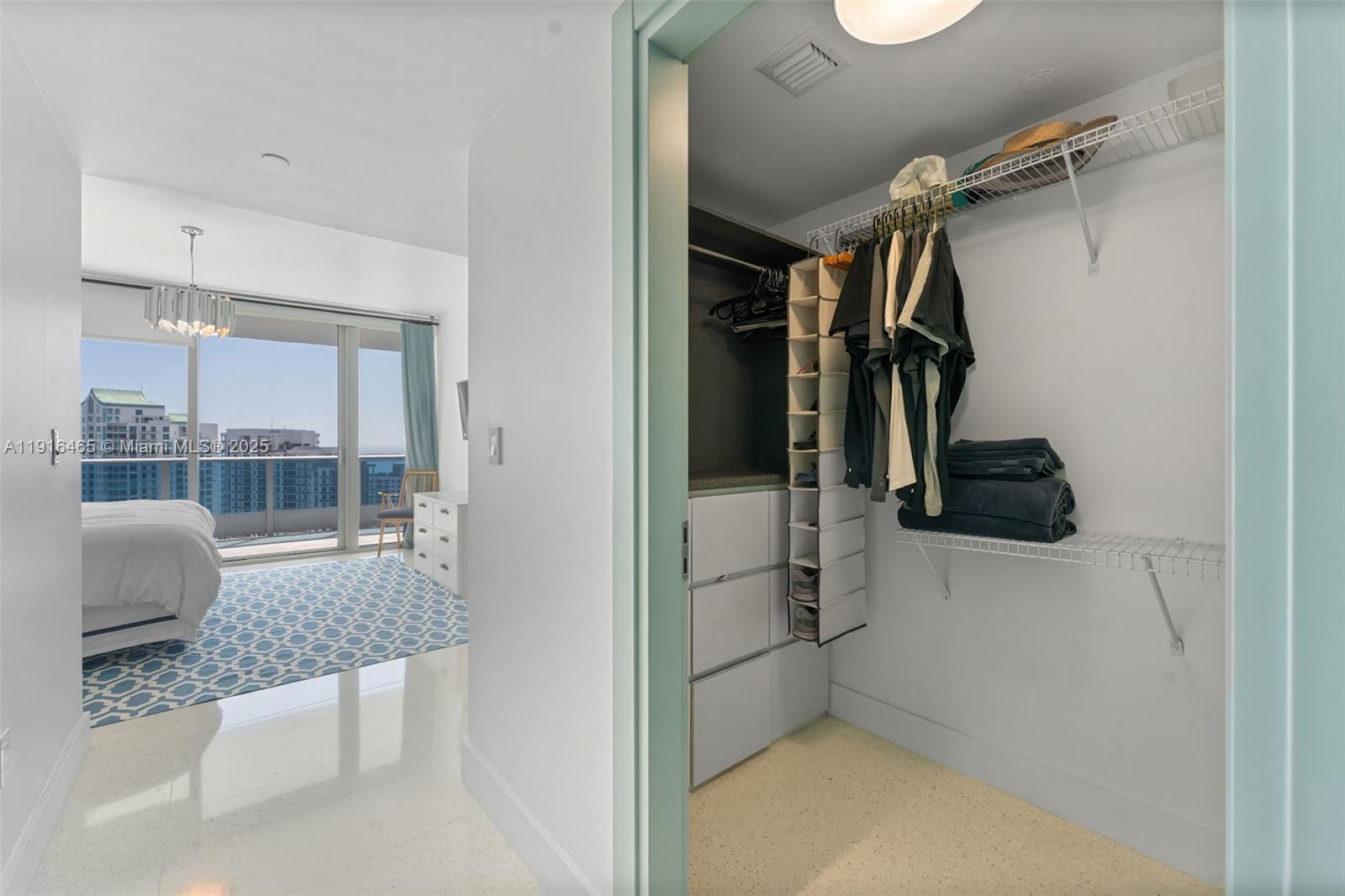 Miami, Florida, 33131, United States, 1 Bedroom Bedrooms, ,2 BathroomsBathrooms,Residential,For Sale,1996118