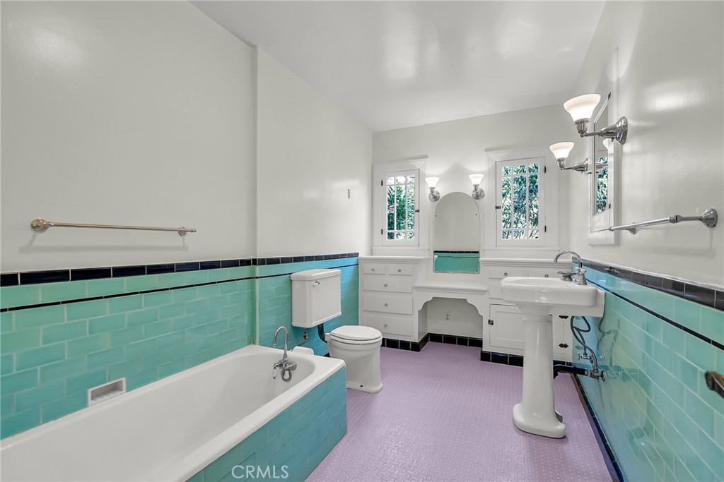 Riverside, California, 92507, United States, 4 Bedrooms Bedrooms, ,2 BathroomsBathrooms,Residential,For Sale,1999020