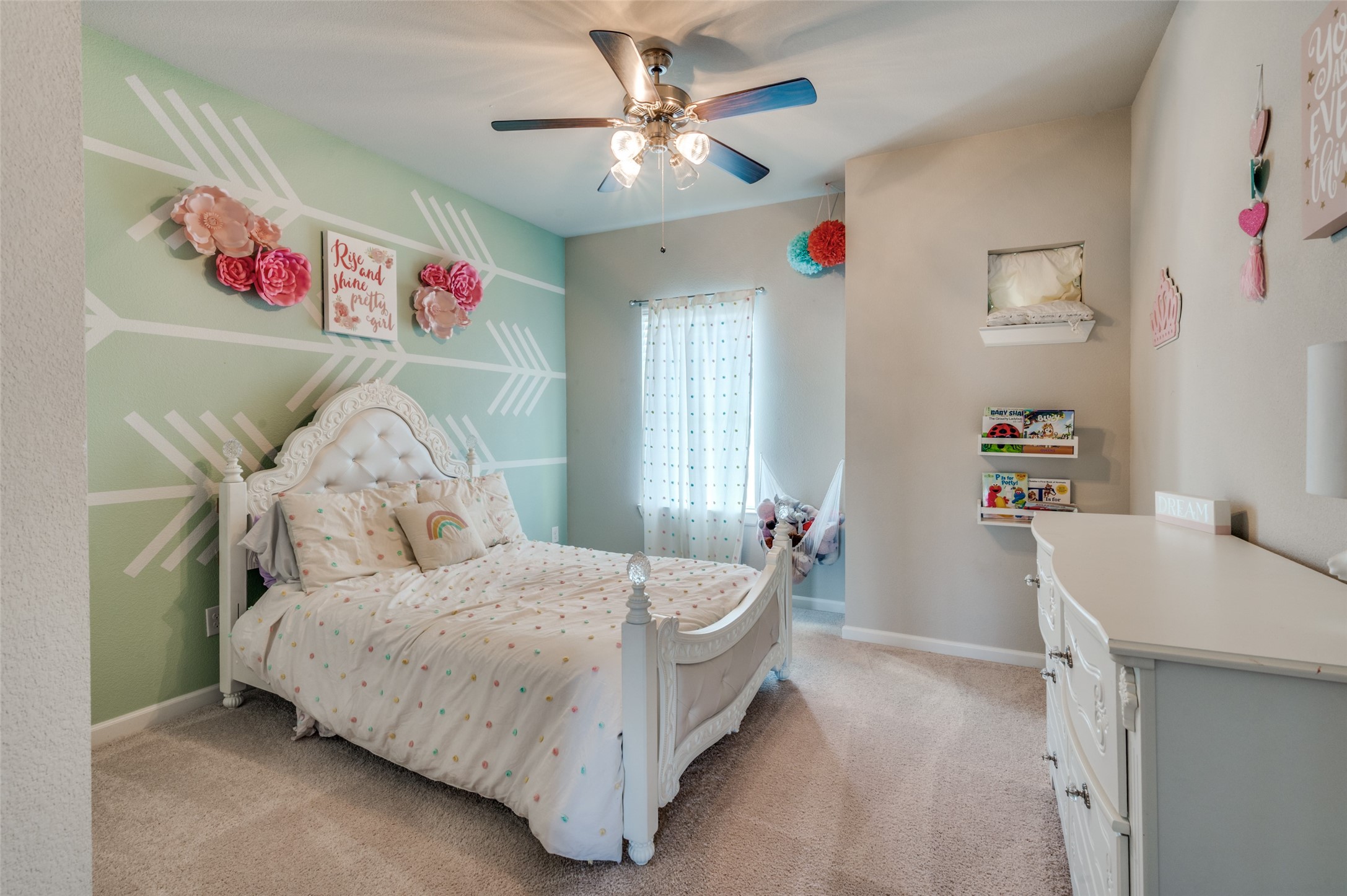 Arlington, Texas, 76005, United States, 4 Bedrooms Bedrooms, ,4 BathroomsBathrooms,Residential,For Sale,1857348