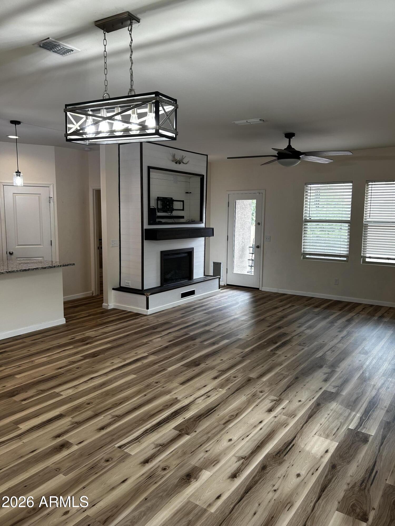  304 W White Sands Drive ¦San Tan Valley, AZ - 物件實景