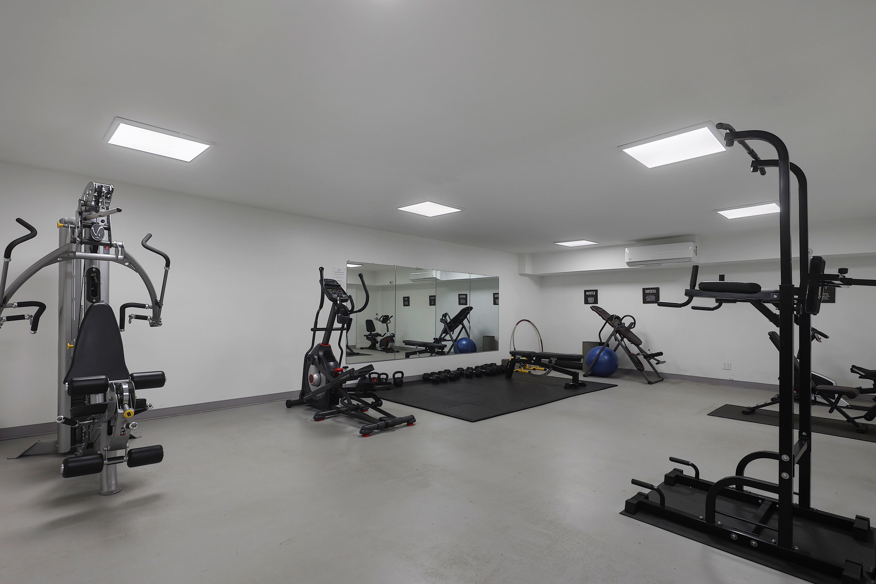 960 Larrabee Street #218 - 物件實景