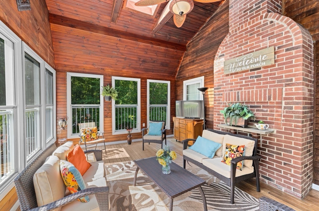 Braintree, Massachusetts, 02184, United States, 5 Bedrooms Bedrooms, ,4 BathroomsBathrooms,Residential,For Sale,1857635