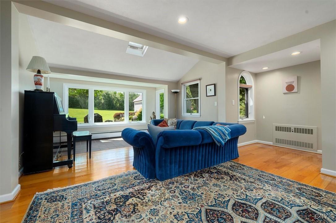 Frankfort, New York, 13413, United States, 5 Bedrooms Bedrooms, ,3 BathroomsBathrooms,Residential,For Sale,1939767