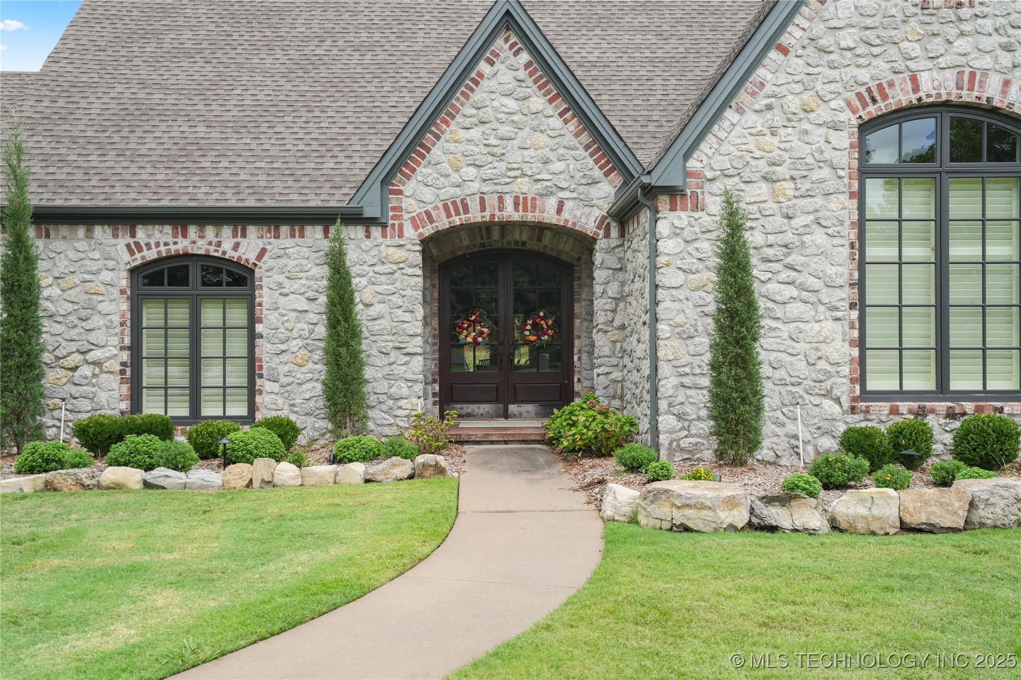 Muskogee, Oklahoma, 74403, United States, 4 Bedrooms Bedrooms, ,5 BathroomsBathrooms,Residential,For Sale,1980676