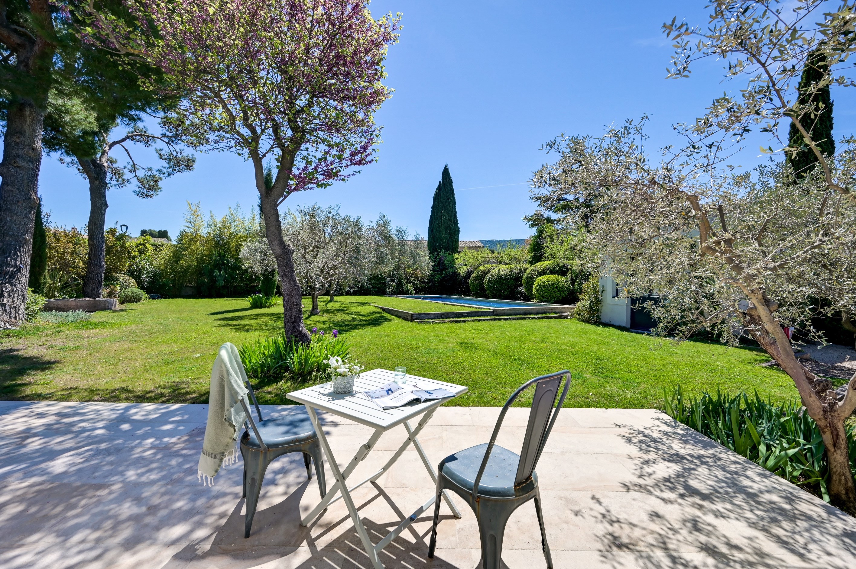 Exclusive. Rare in Eygalières, beautiful renovated house in the village center … - 物件實景