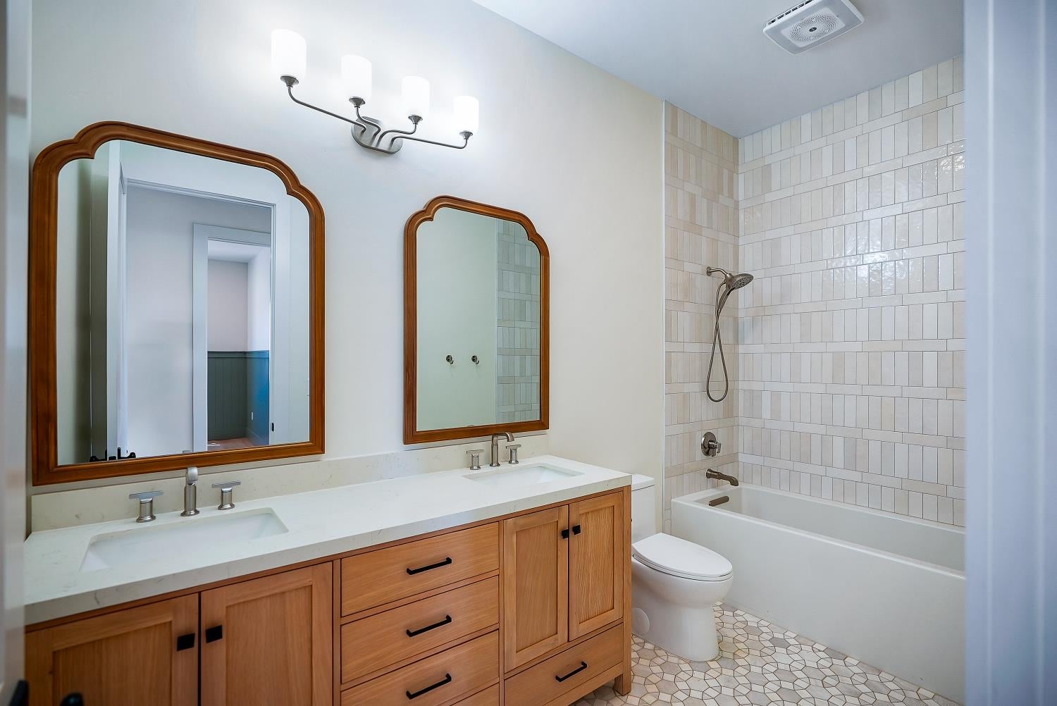Burson, California, 95225, United States, 4 Bedrooms Bedrooms, ,4 BathroomsBathrooms,Residential,For Sale,2040271