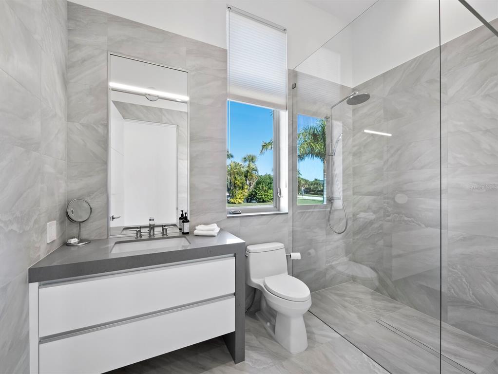 Sarasota, Florida, 34236, United States, 3 Bedrooms Bedrooms, ,5 BathroomsBathrooms,Residential,For Sale,2003430