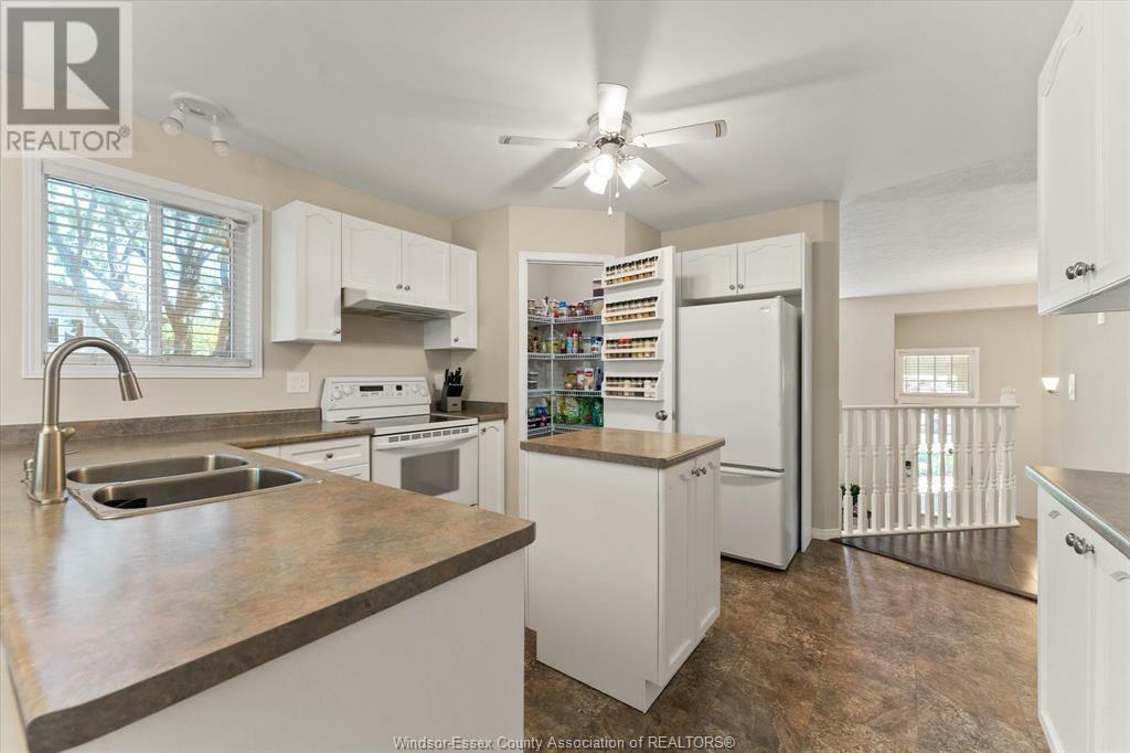 BELLE RIVER, Ontario, N8L 0N2, CA, 3 Bedrooms Bedrooms, ,3 BathroomsBathrooms,Residential,For Sale,1838821