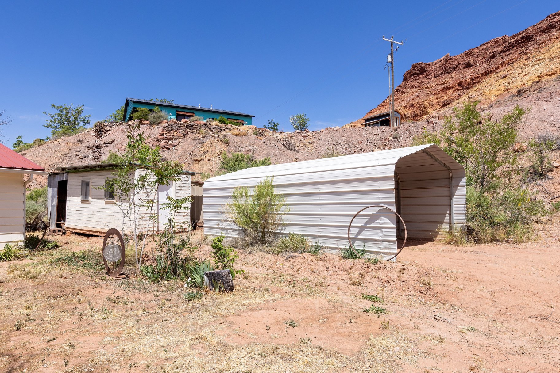  Fixer-Upper Opportunity - Priced to Sell - 物件實景