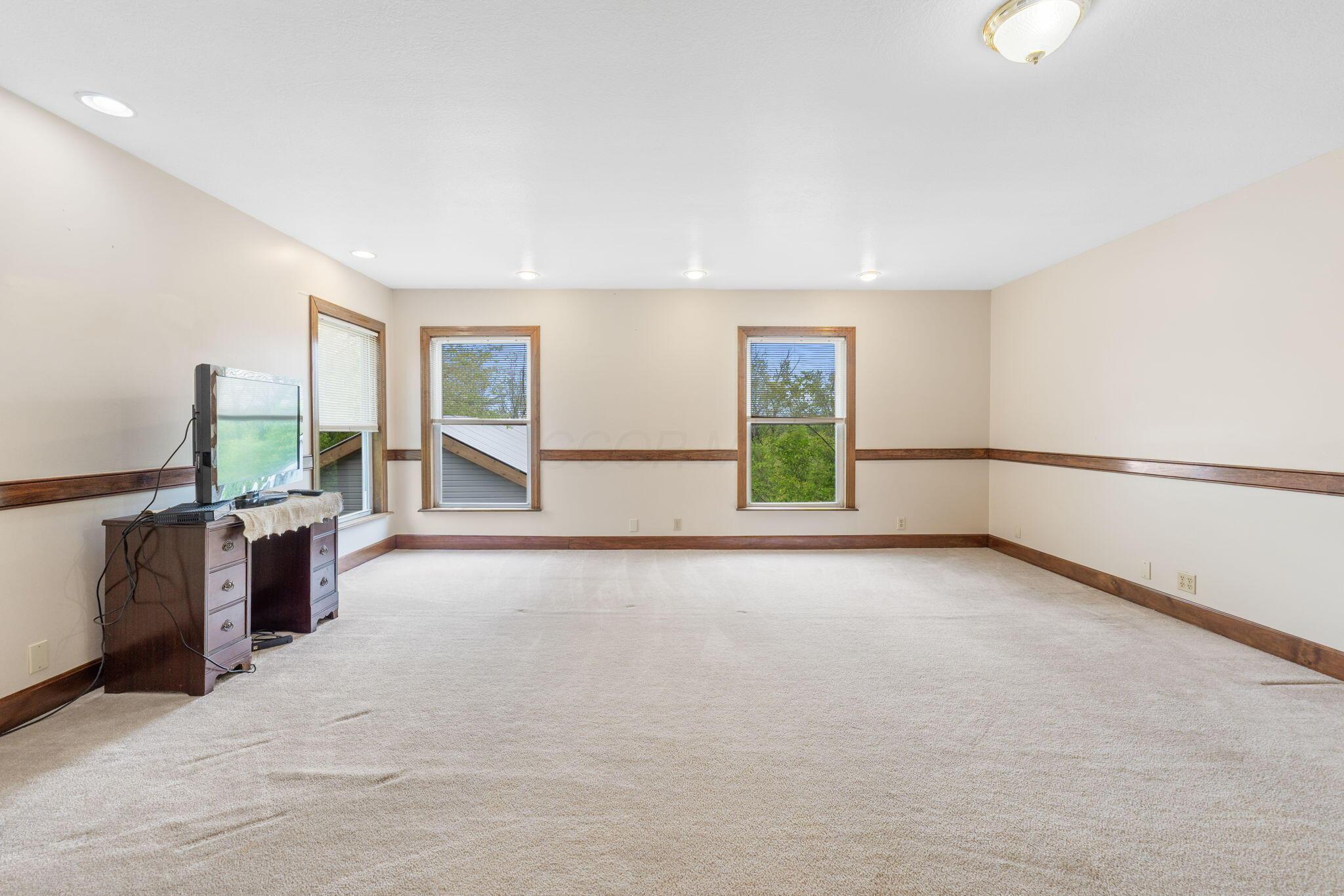 Johnstown, Ohio, 43031, United States, 6 Bedrooms Bedrooms, ,6 BathroomsBathrooms,Residential,For Sale,1840218