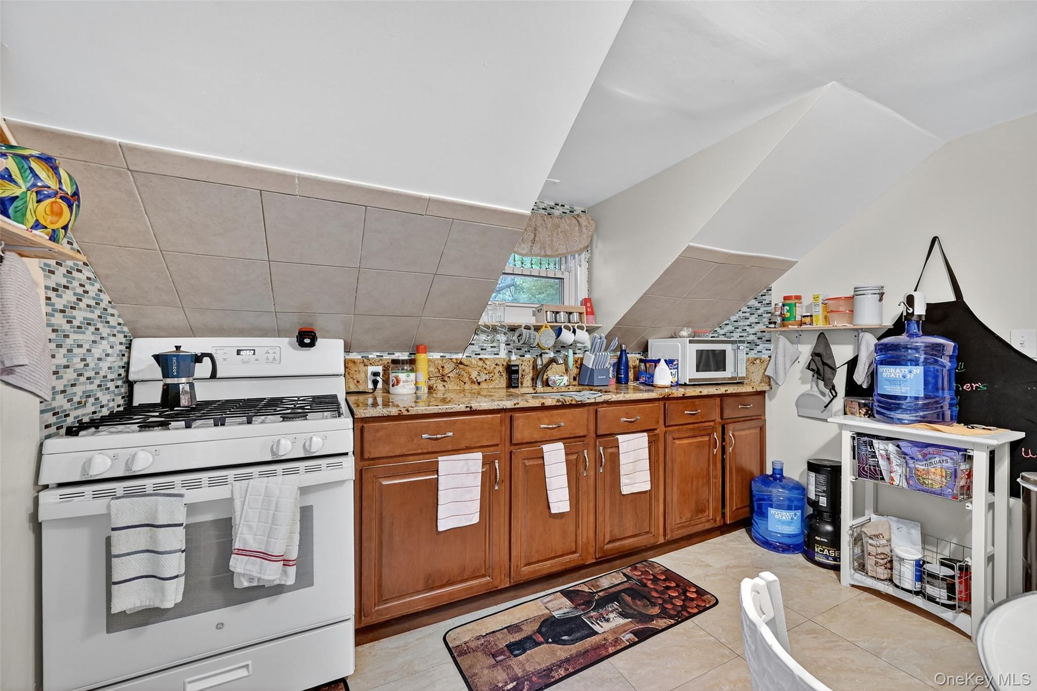 Monsey, New York, 10952, United States, 5 Bedrooms Bedrooms, ,4 BathroomsBathrooms,Residential,For Sale,1981172