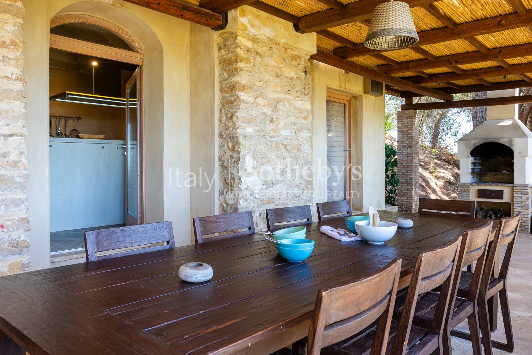  Old villa with swimming pool, dépendance, and private pine forest - 物件實景