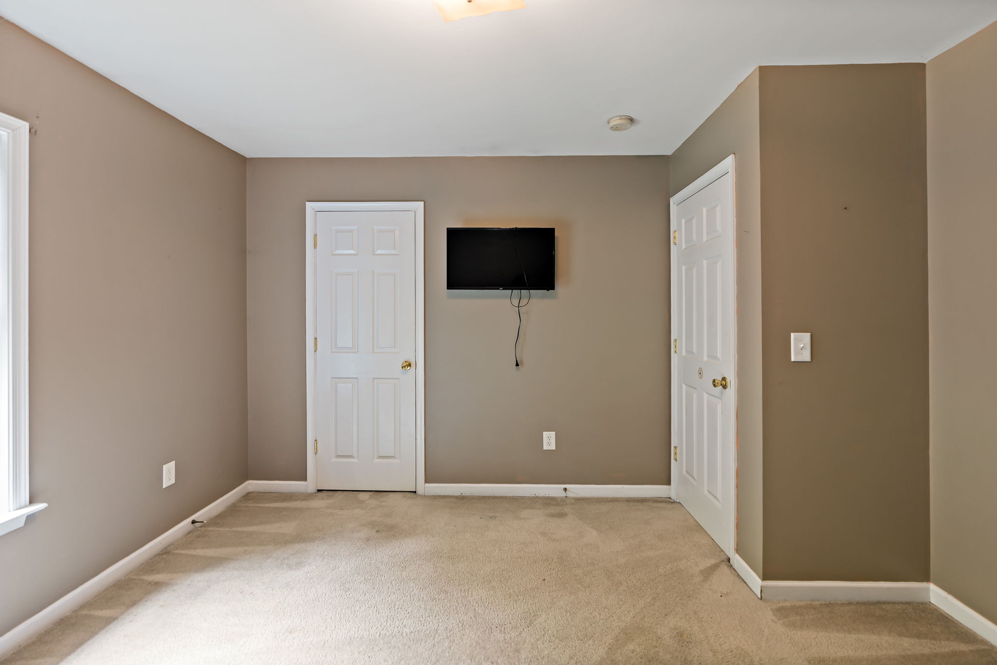 Martinsburg, West Virginia, 25403, United States, 4 Bedrooms Bedrooms, ,Residential,For Sale,1873550