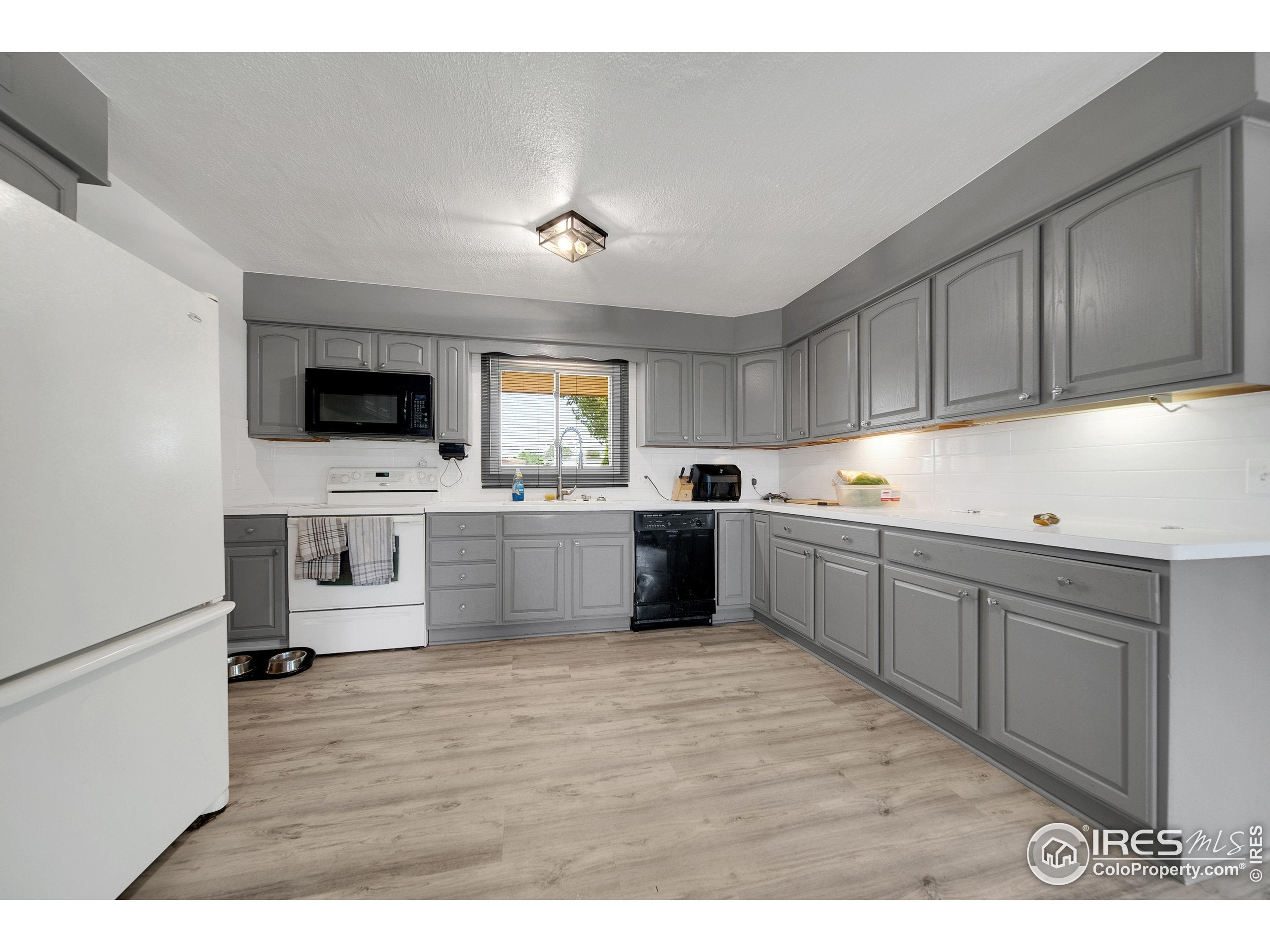 Brush, Colorado, 80723, United States, 5 Bedrooms Bedrooms, ,2 BathroomsBathrooms,Residential,For Sale,1915301