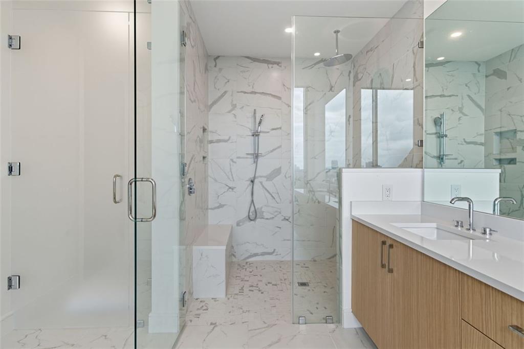 Atlanta, Georgia, 30305, United States, 2 Bedrooms Bedrooms, ,3 BathroomsBathrooms,Residential,For Sale,1979191