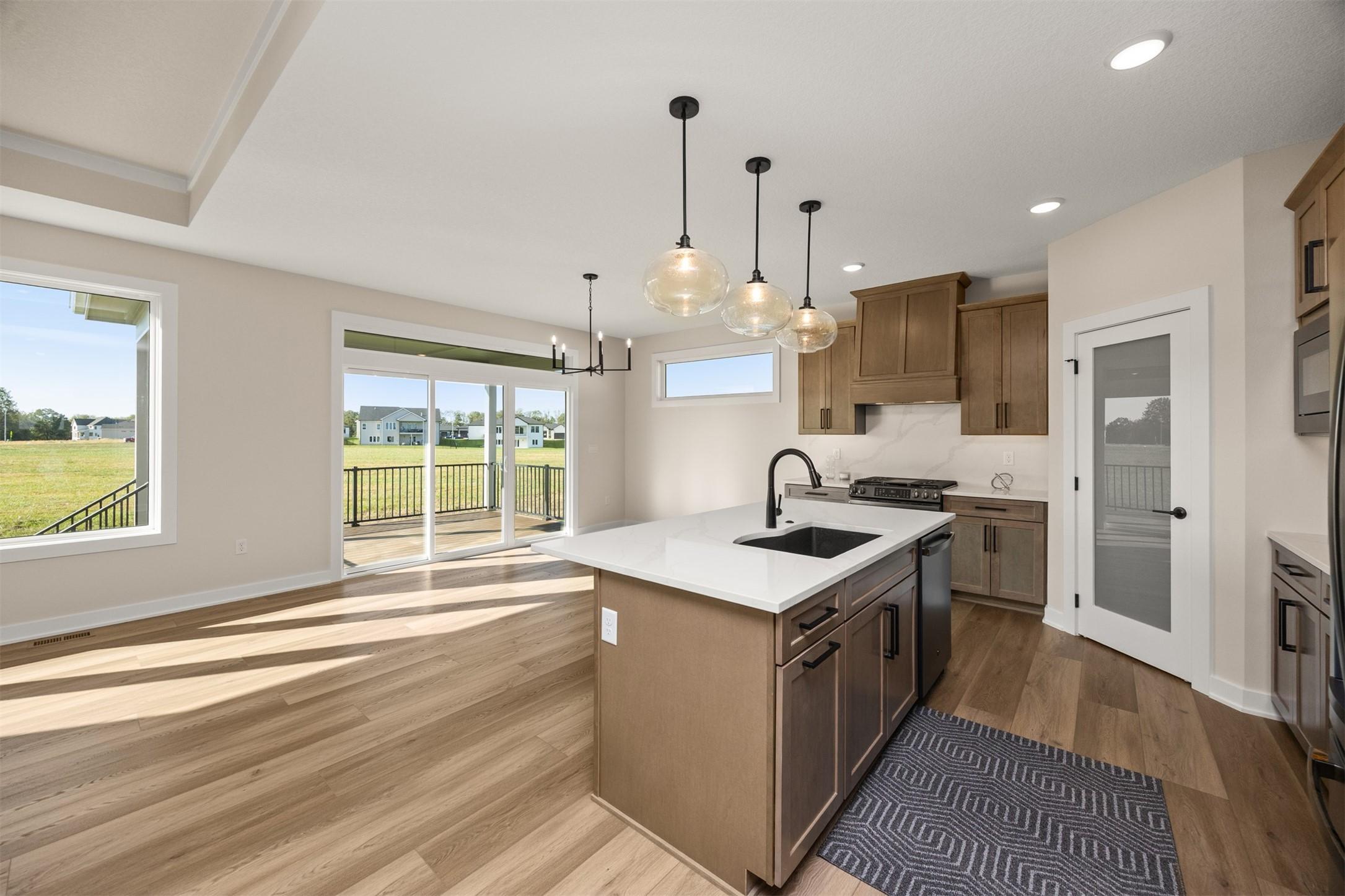 Urbandale, Iowa, 50323, United States, 4 Bedrooms Bedrooms, ,3 BathroomsBathrooms,Residential,For Sale,1975900