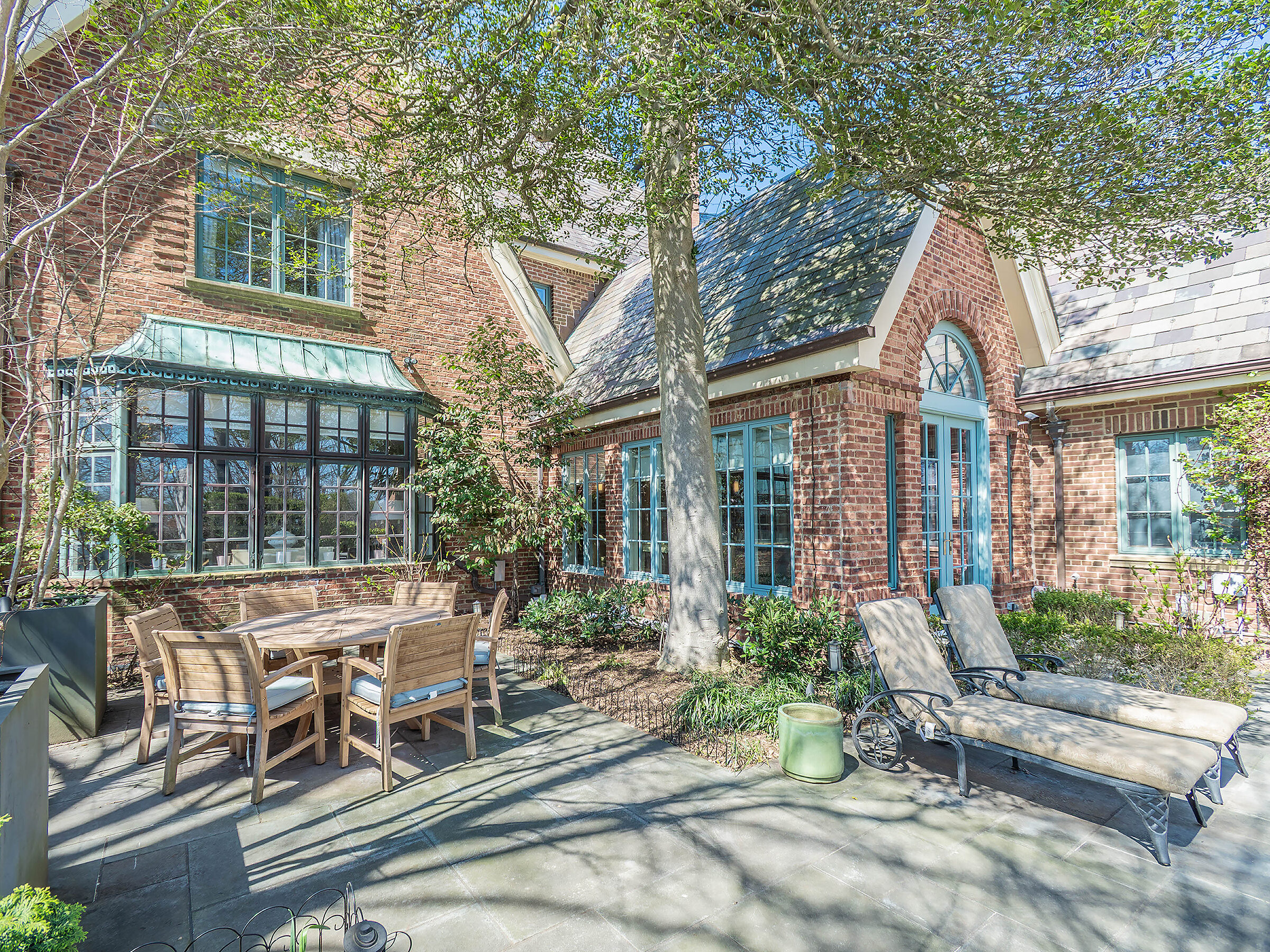  155 Estate Court, Roslyn Heights, NY, 11577 - 物件實景