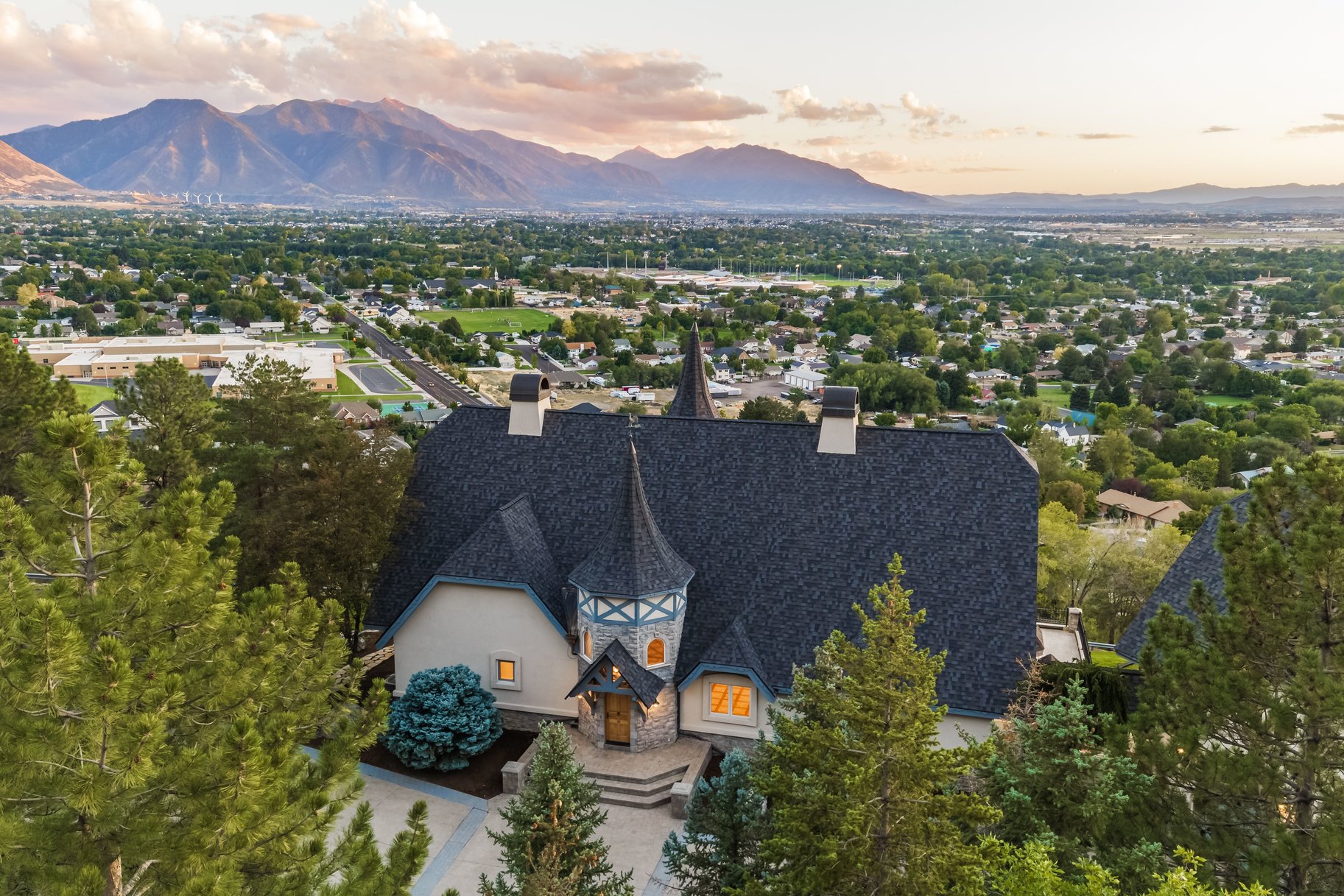  European Estate with Huge Views of the Valley - 物件實景