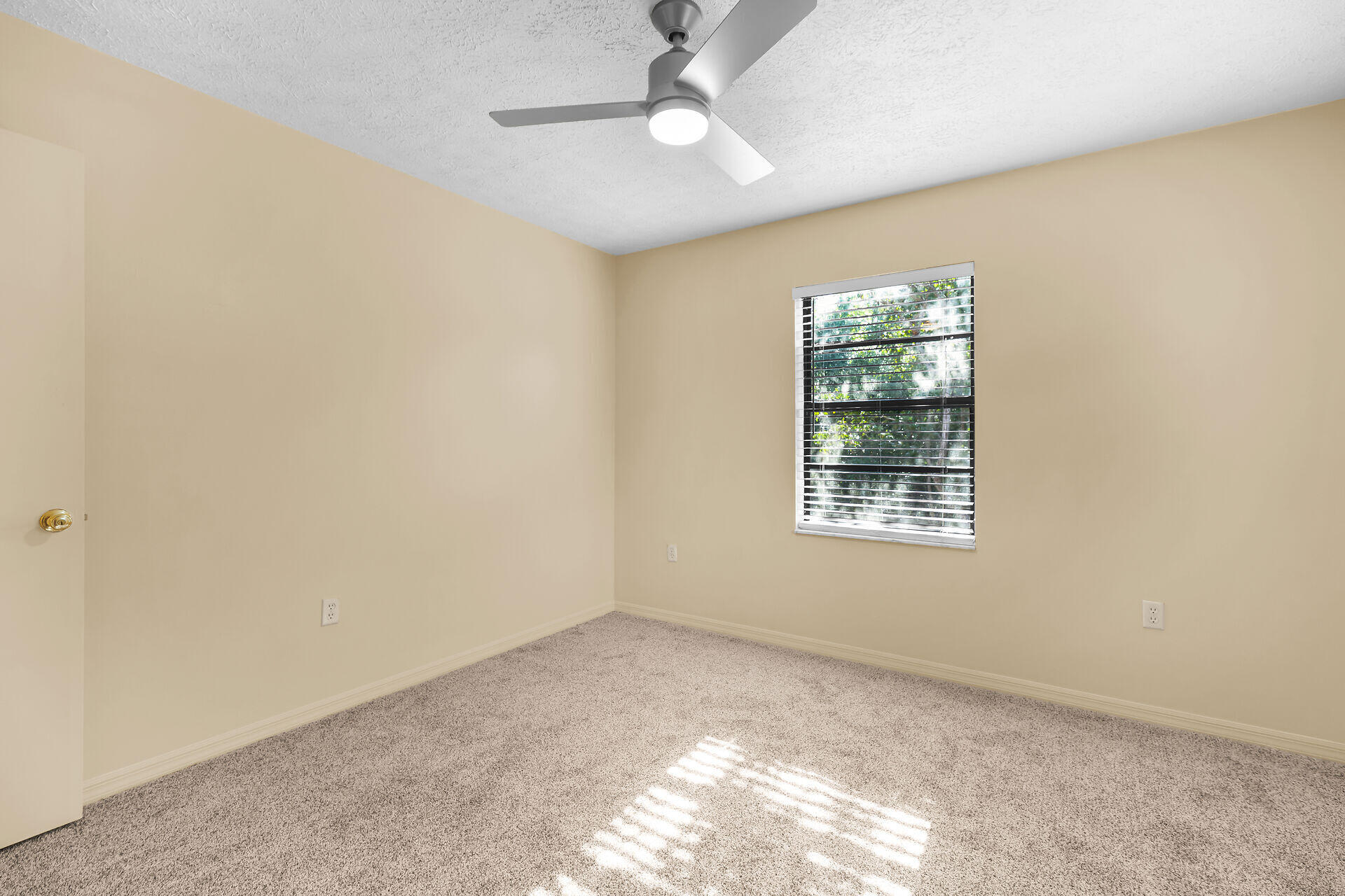 MARATHON, Florida, 33050, United States, 2 Bedrooms Bedrooms, ,2 BathroomsBathrooms,Residential,For Sale,1707651