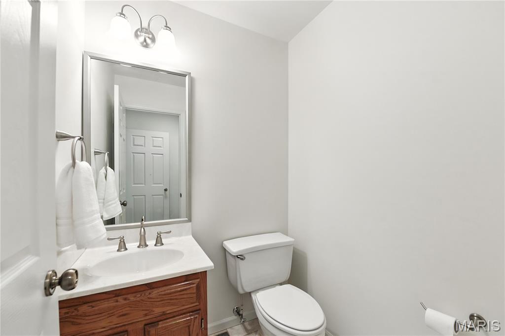 Maryland Heights, Missouri, 63043, United States, 3 Bedrooms Bedrooms, ,4 BathroomsBathrooms,Residential,For Sale,1892007