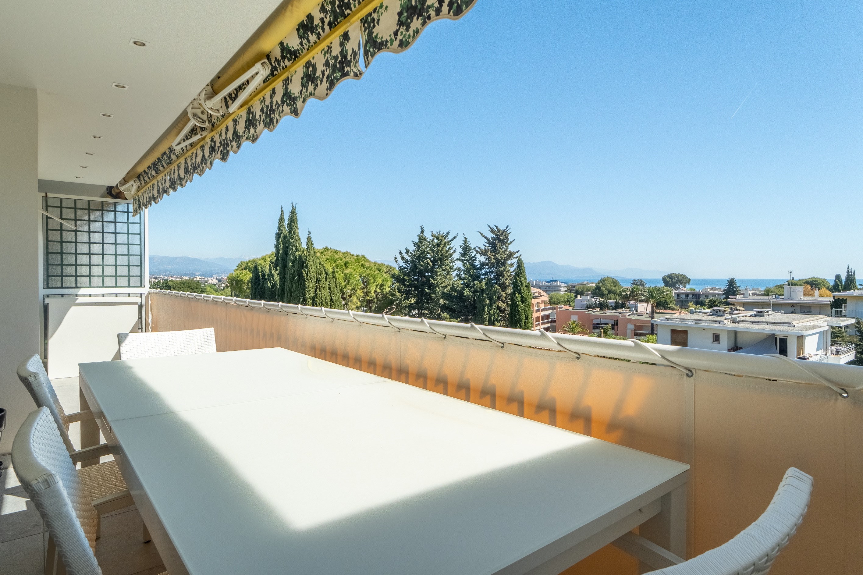  Top floor apartment with sea views and terraces in Cap d’Antibes - 物件實景