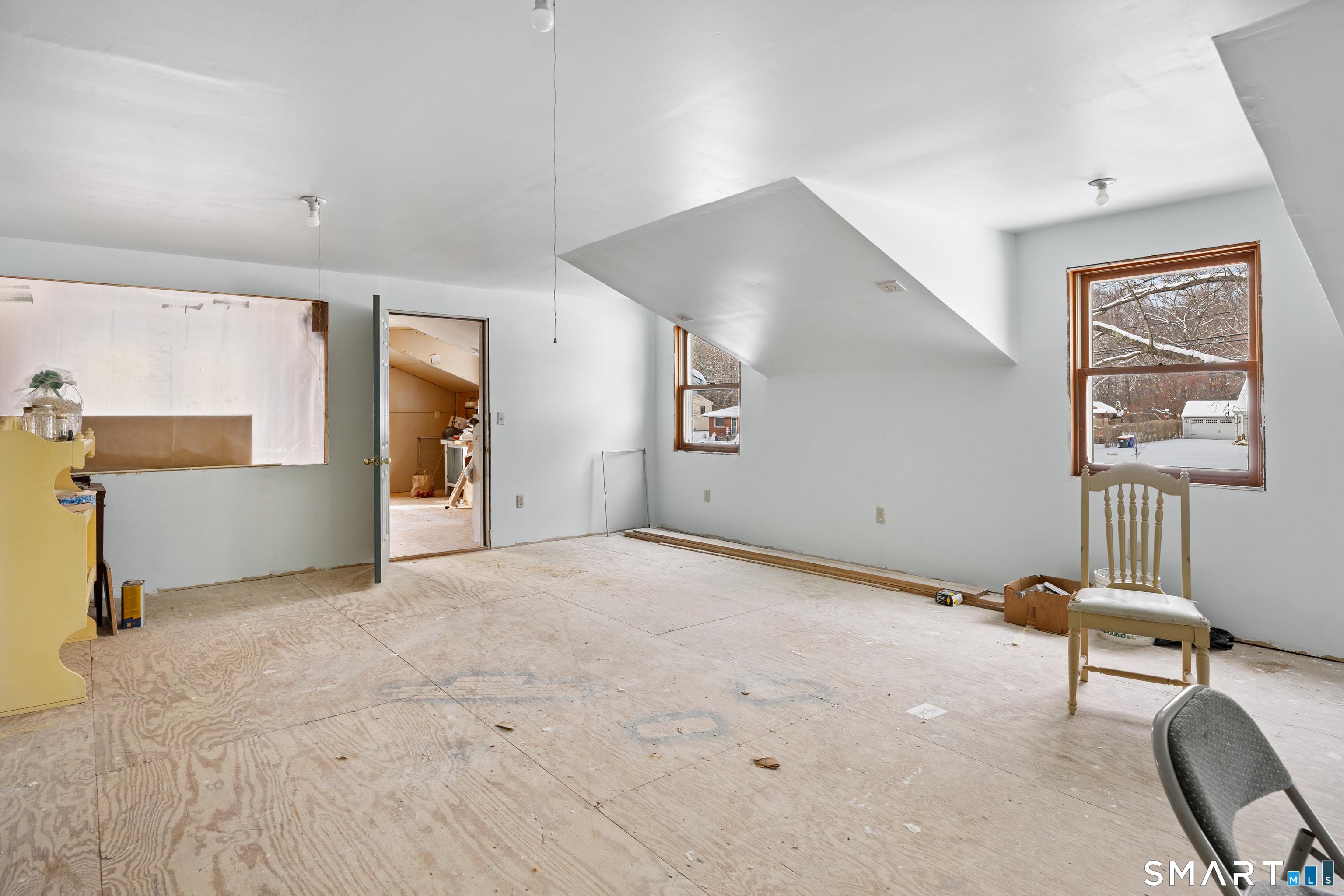 Southington, Connecticut, 06489, United States, 5 Bedrooms Bedrooms, ,3 BathroomsBathrooms,Residential,For Sale,2007439