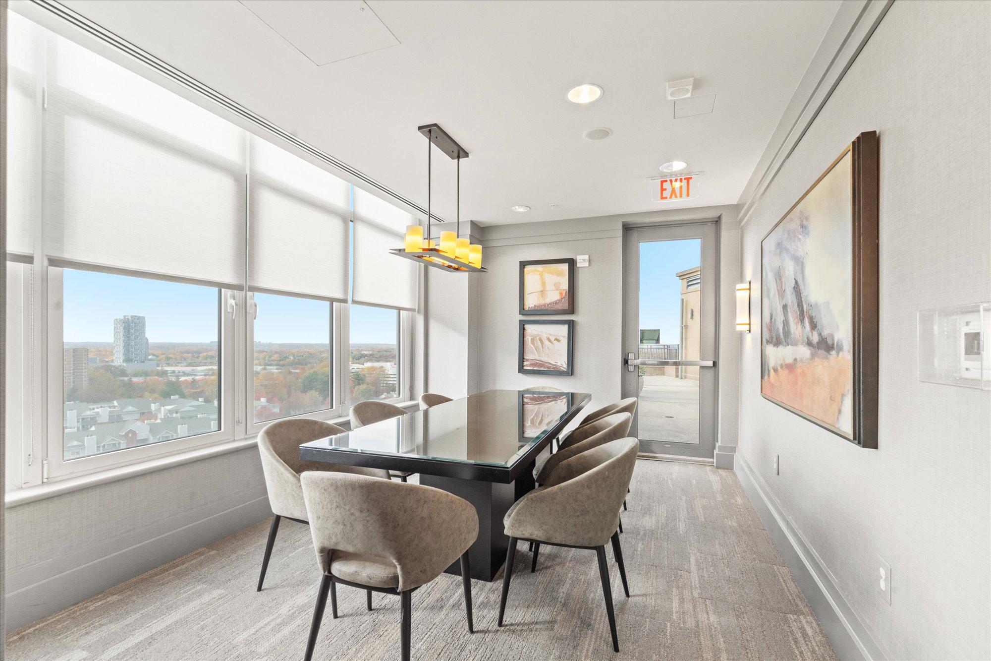  8220 Crestwood Heights Drive, Mclean, VA, 22102 - 物件實景
