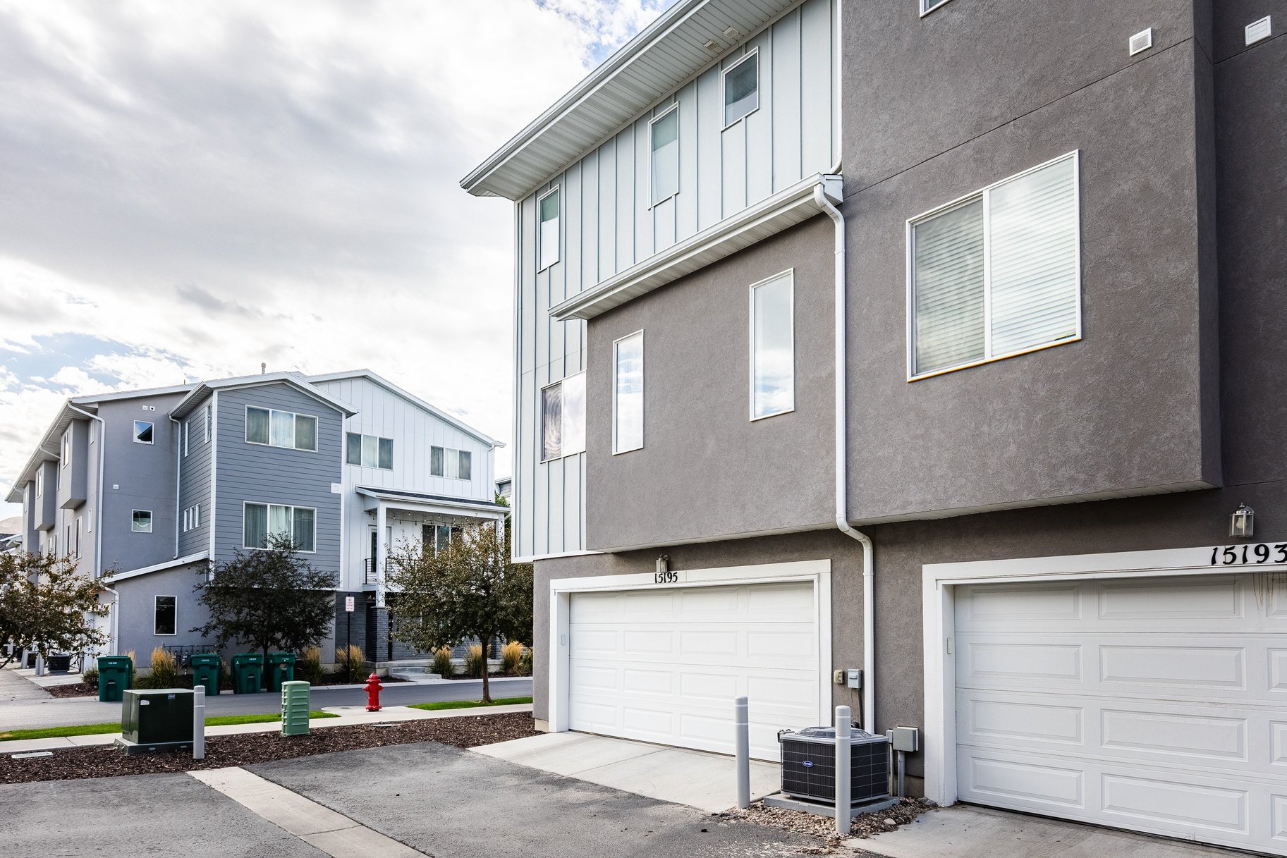  Clean and Updated End Unit Townhome - 物件實景