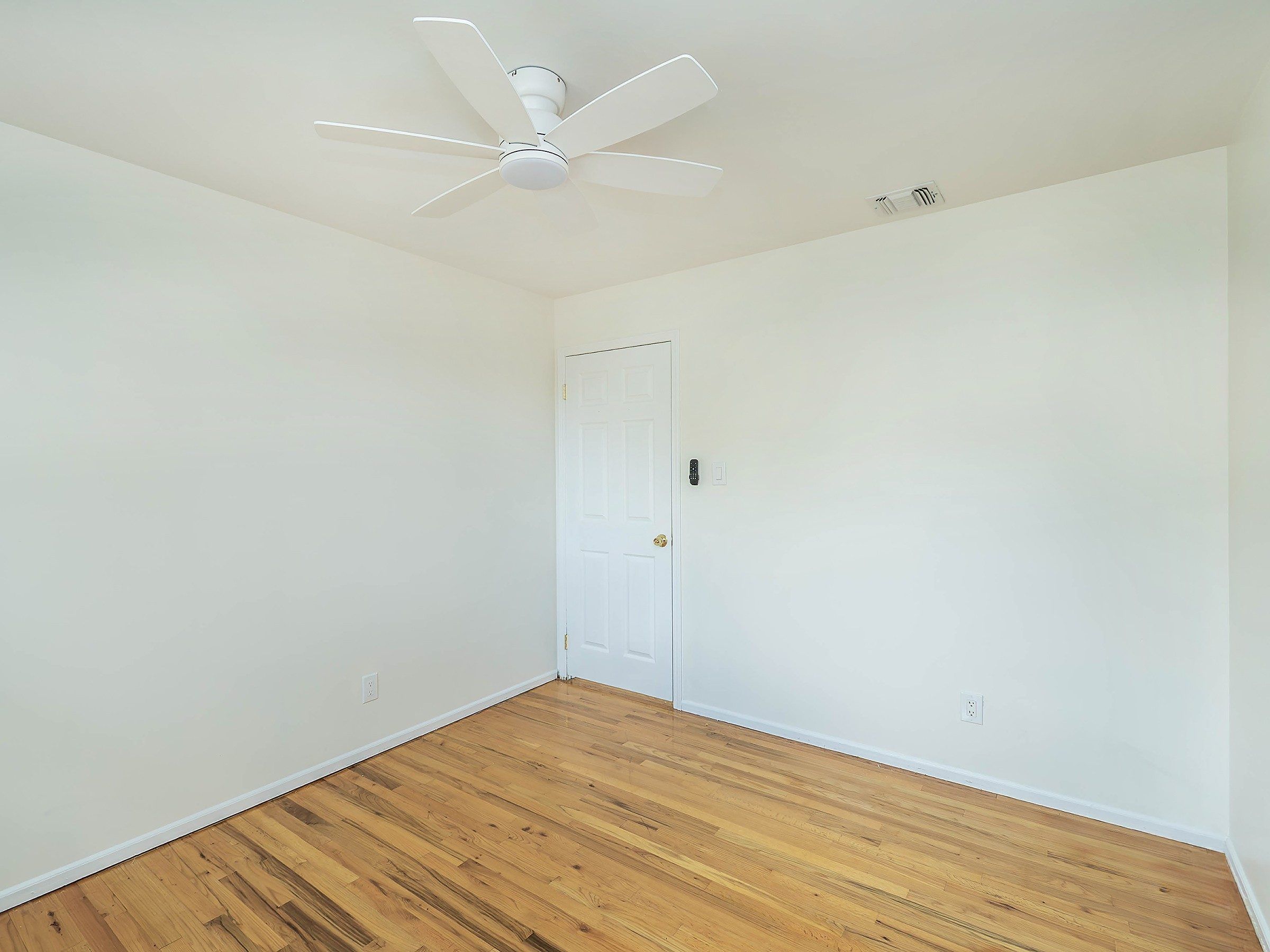  53A Grove Street, Glenwood Landing, NY, 11547 - 物件實景